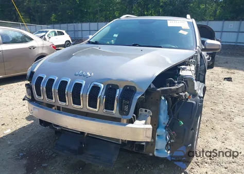 2017 Jeep Cherokee Latitude 4X4 z USA, uszkodzony, nr VIN 1C4PJMCB5HW611179